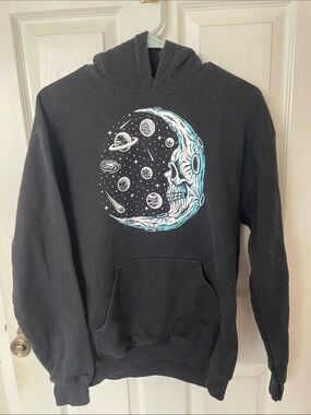 Black Moon Skull Graphic Hoodie